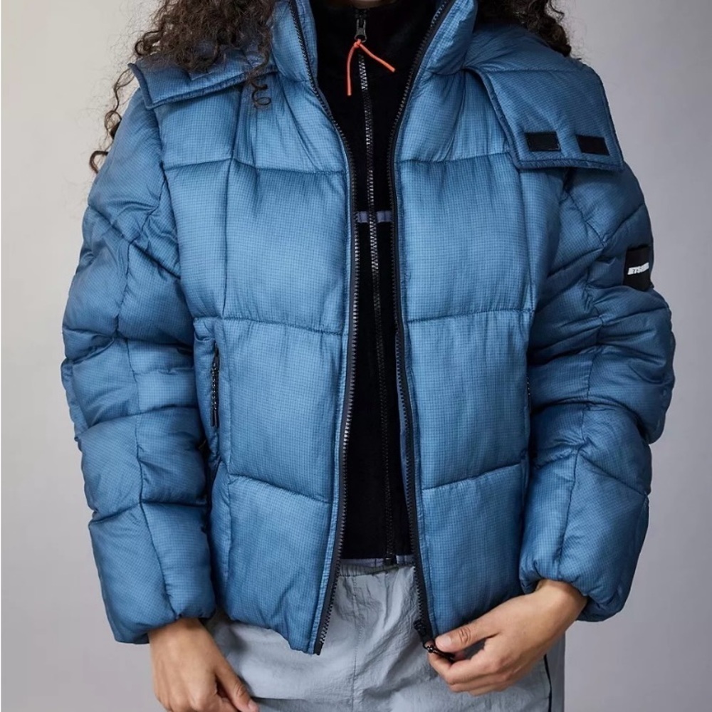 iets frans "something french" puffer jacket with hood in color blue